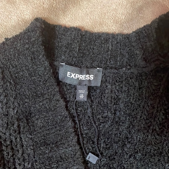 EXPRESS - Picture 2 of 3